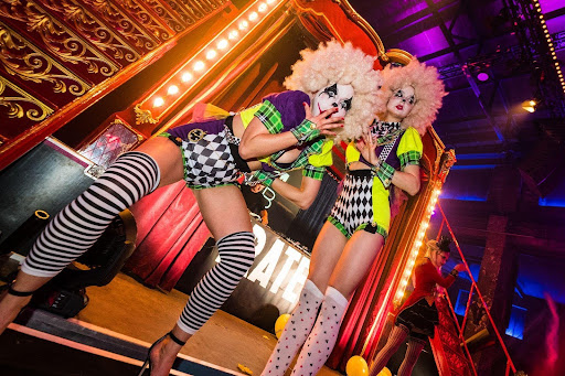 CIRCUS OF CRAZY atmosphere